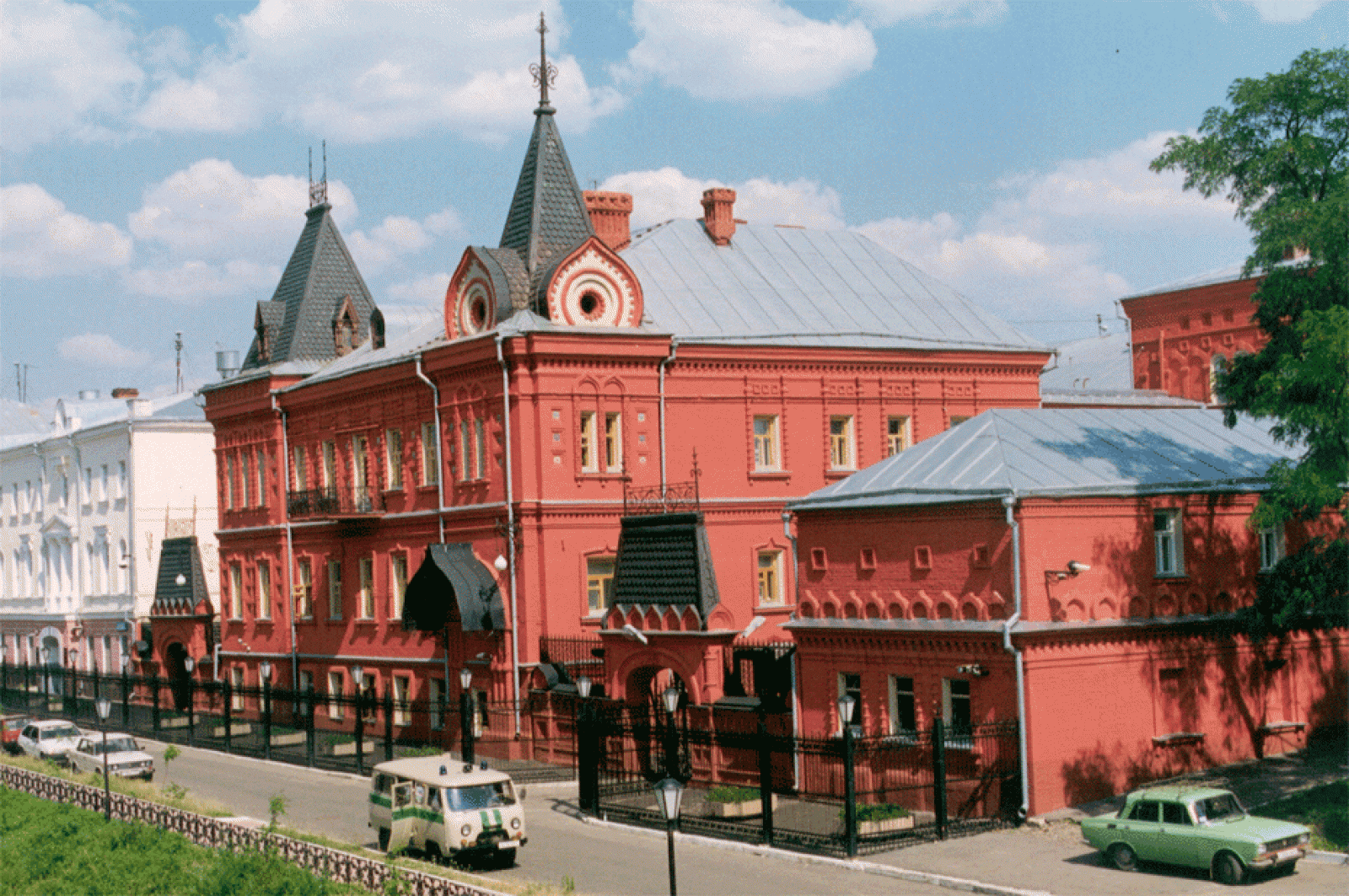 здание банка в Орле / <a href="http://rusturinvest.ru/p/o_kataloge">Фото из архива редакции</a>